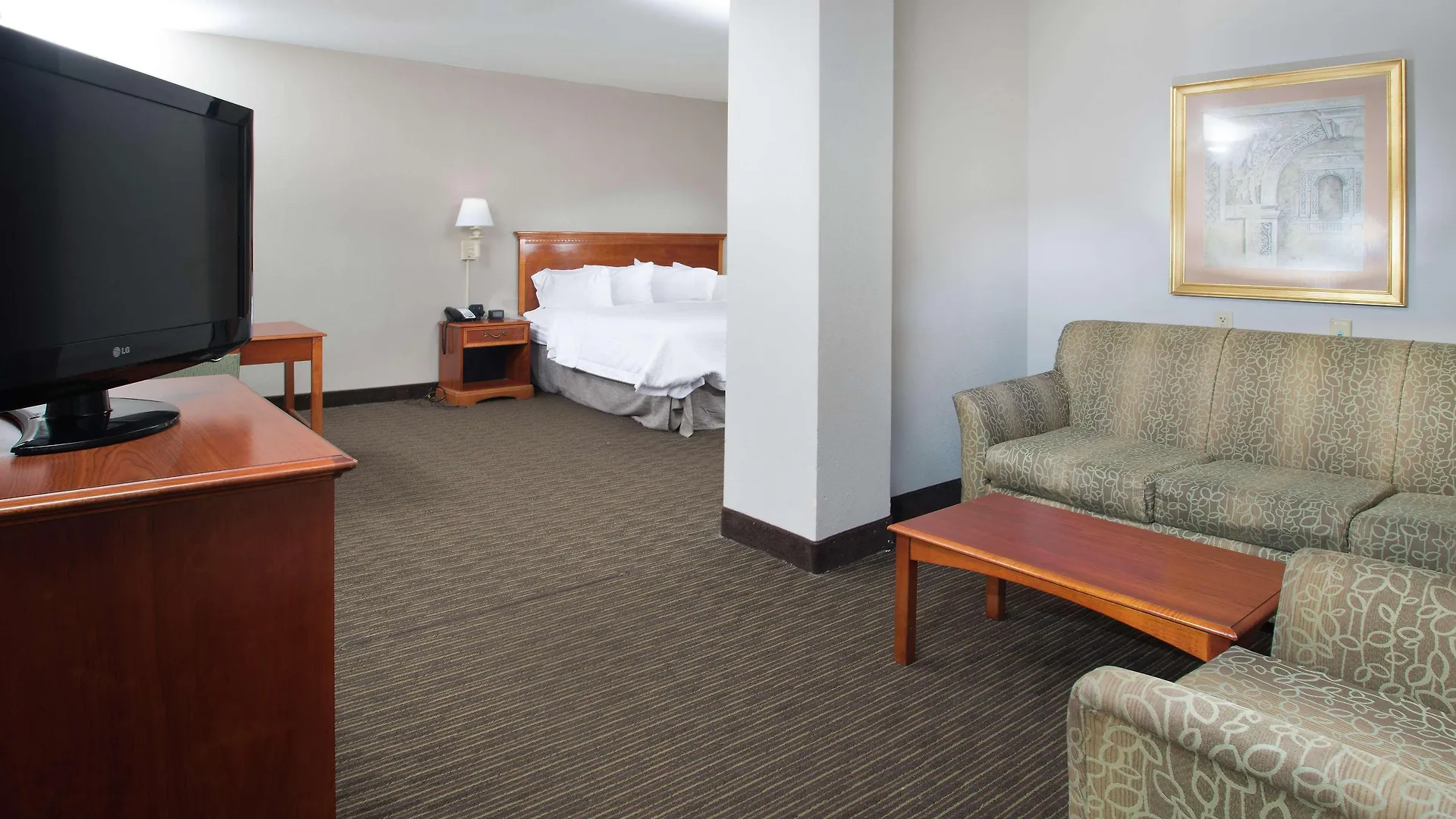 Hampton Inn Linden 3*,