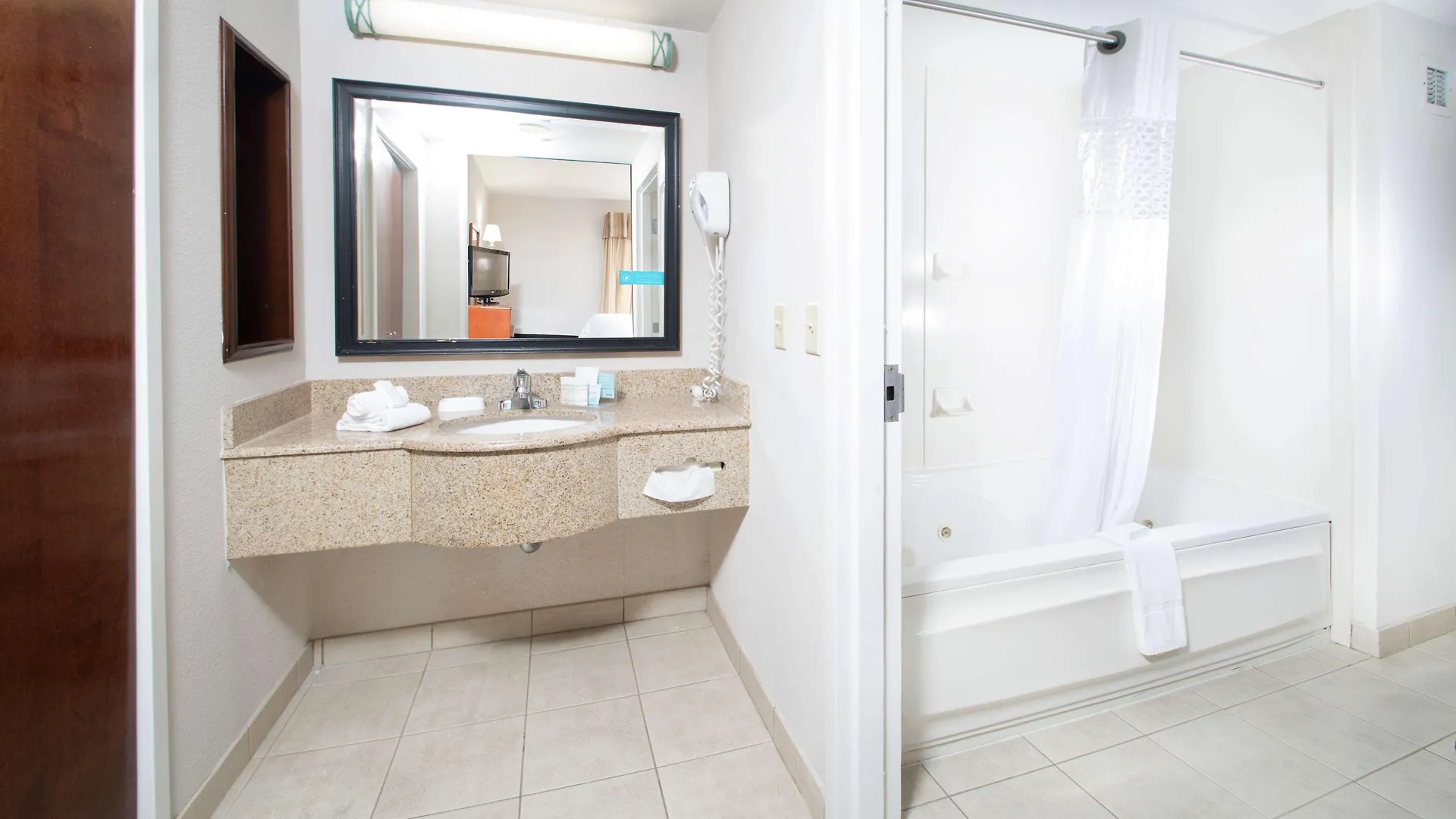 Hampton Inn Linden Hotel