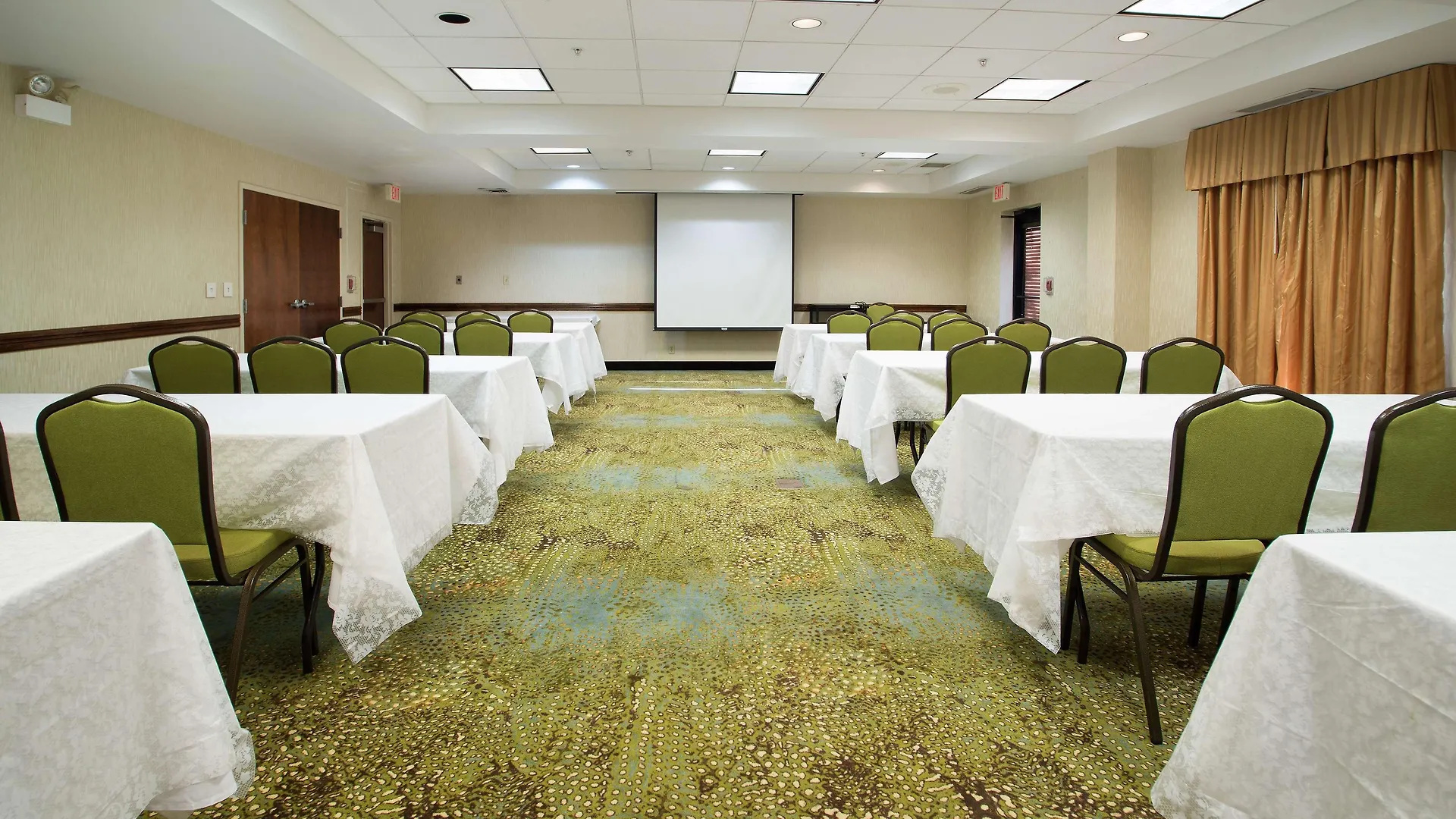 Hampton Inn Linden Hotel