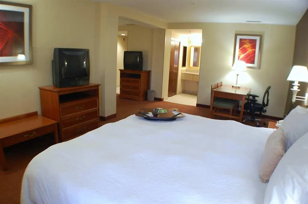 Hampton Inn Linden Hotel